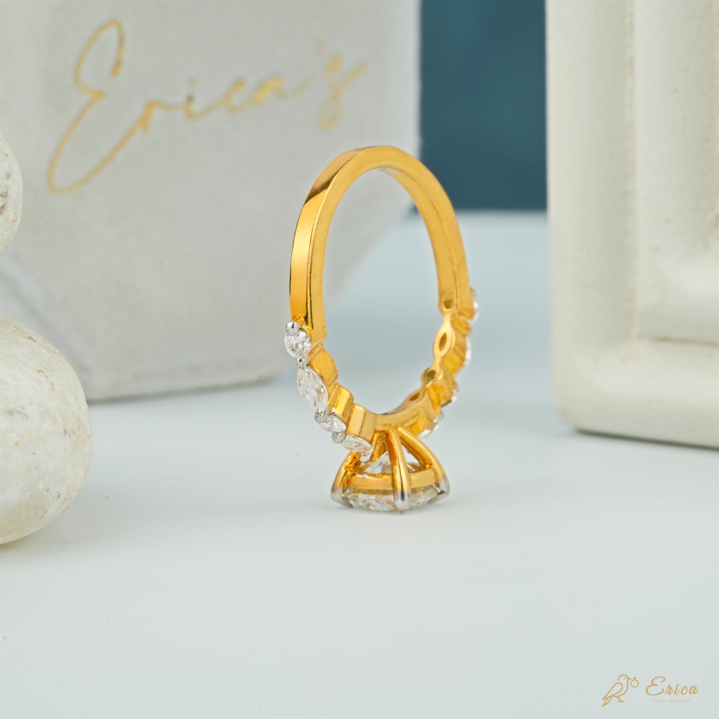 The Glow - Pavé Round Ring