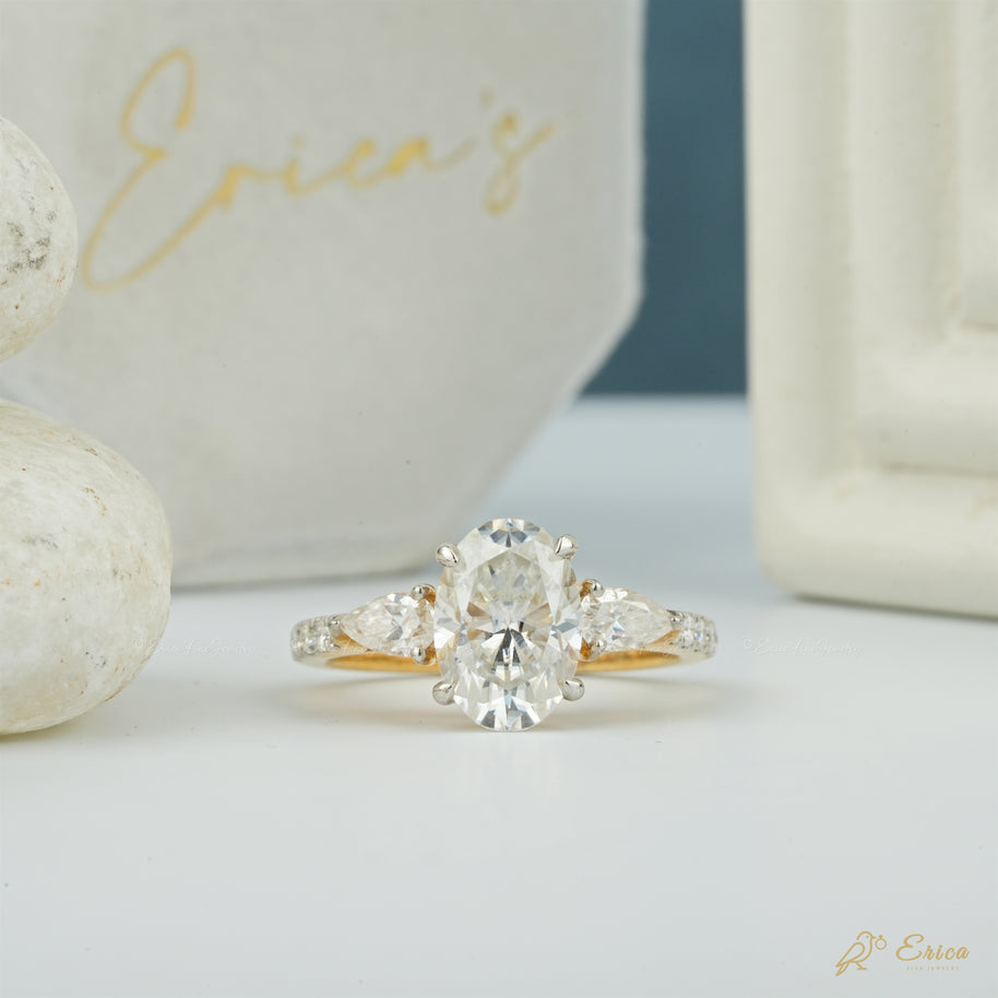 The Charlotte - Oval Pavé Ring