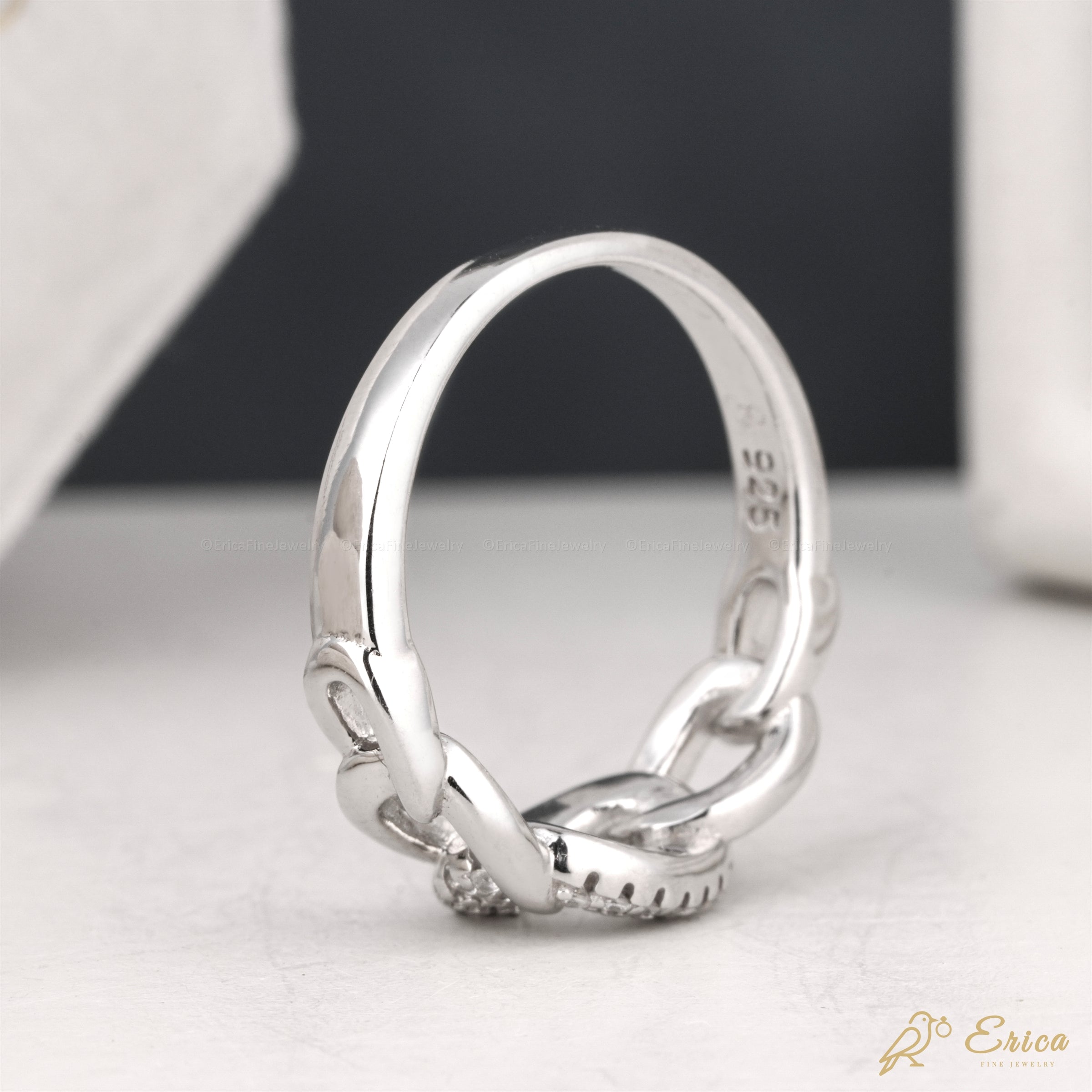 The Chain - Pavé Cuban Link Ring