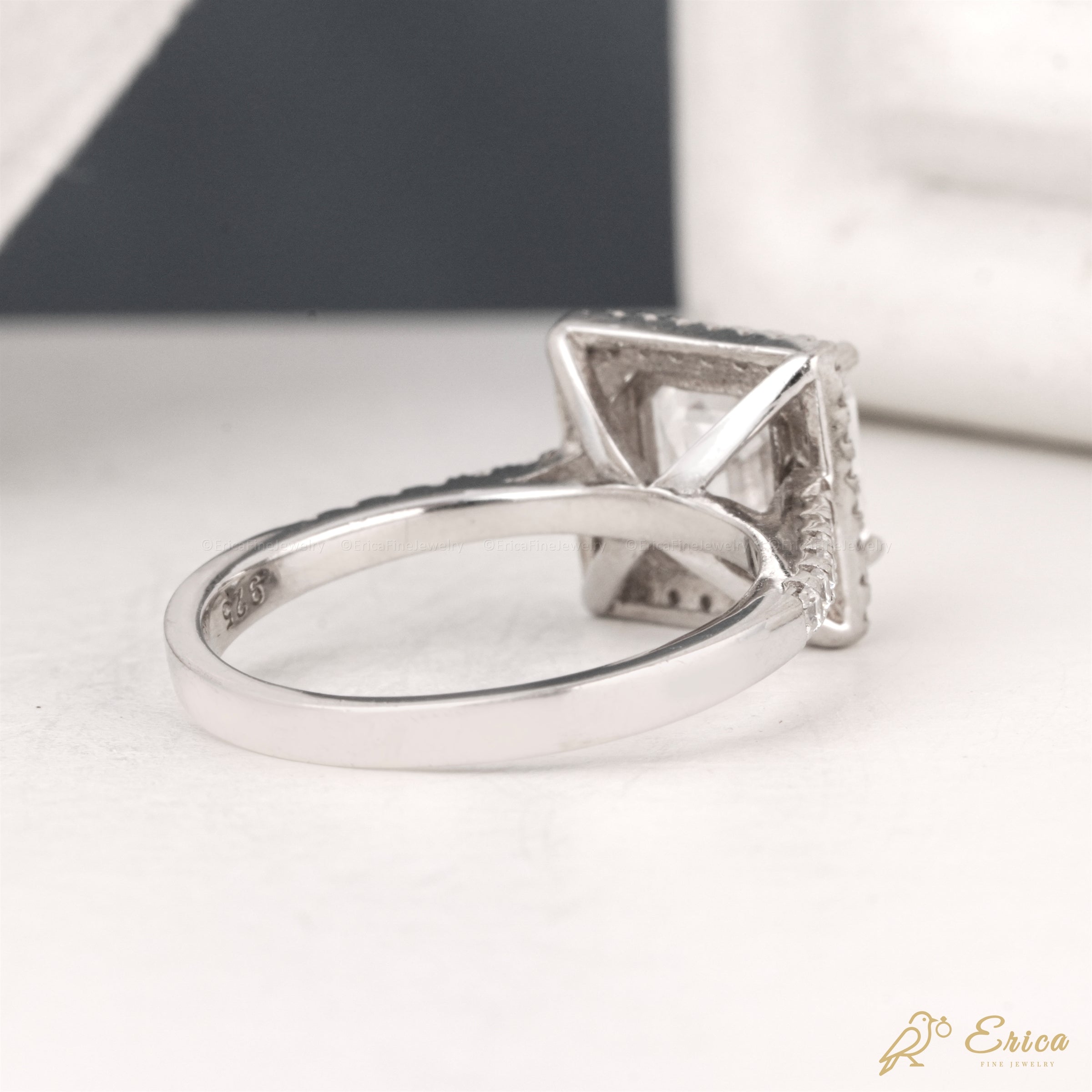 The Valencia - Asscher Cut Classic Halo
