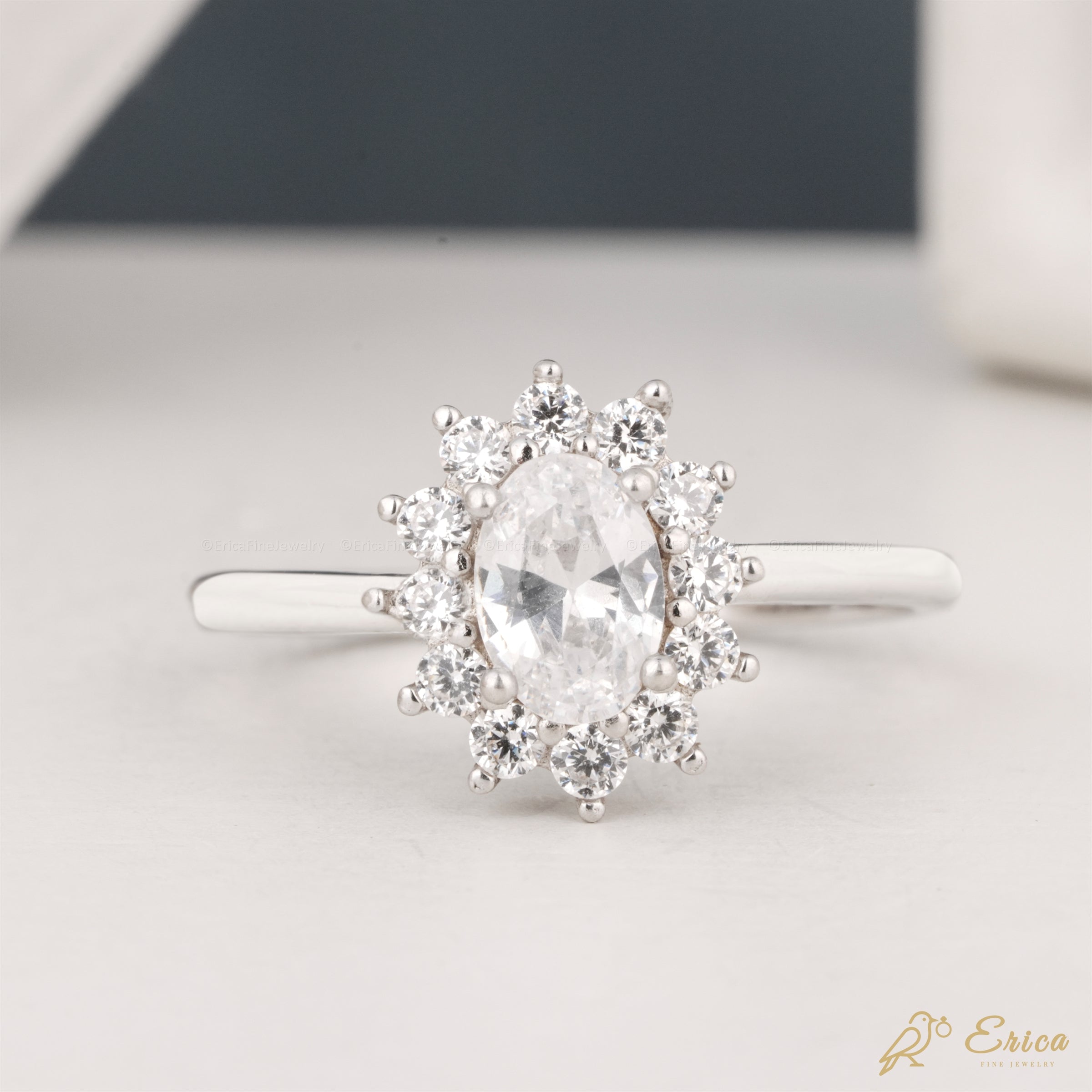 The Seraphina - Oval Vintage Starburst Halo