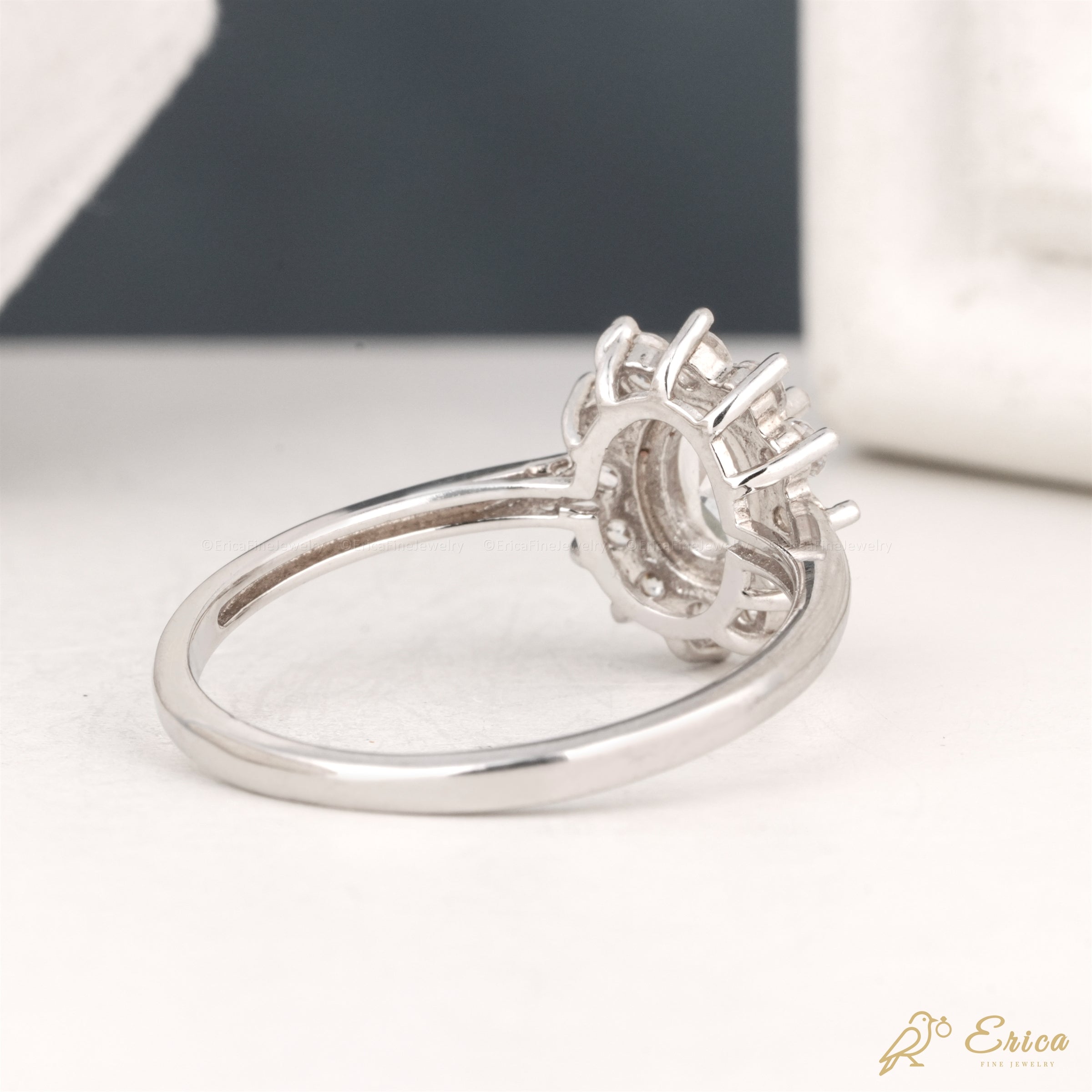 The Seraphina - Oval Vintage Starburst Halo