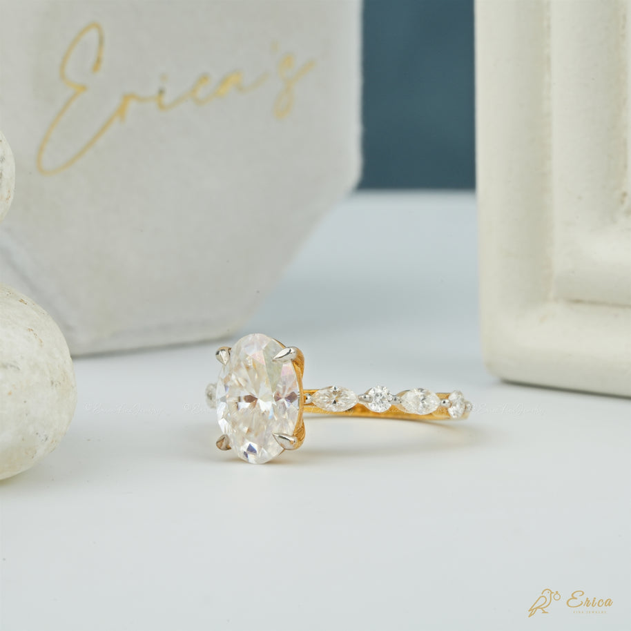 The Capri - Oval Shared Prong Ring