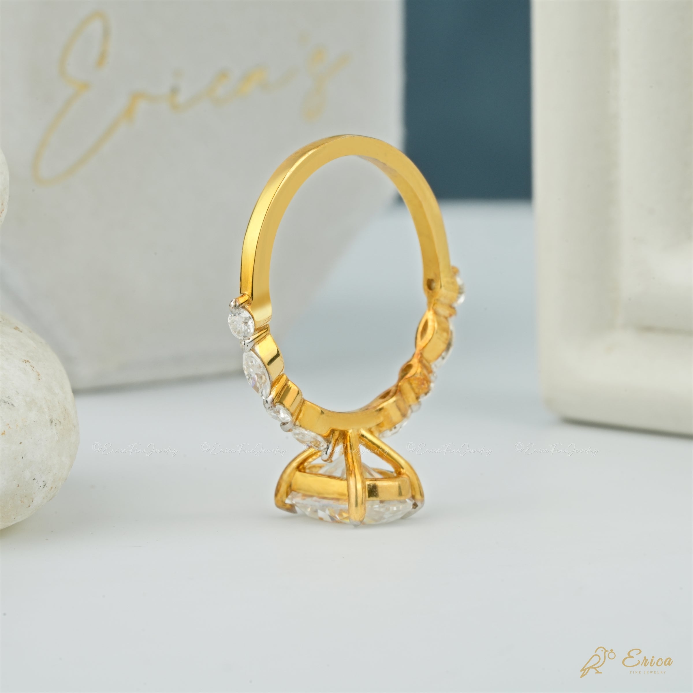 The Capri - Oval Shared Prong Ring