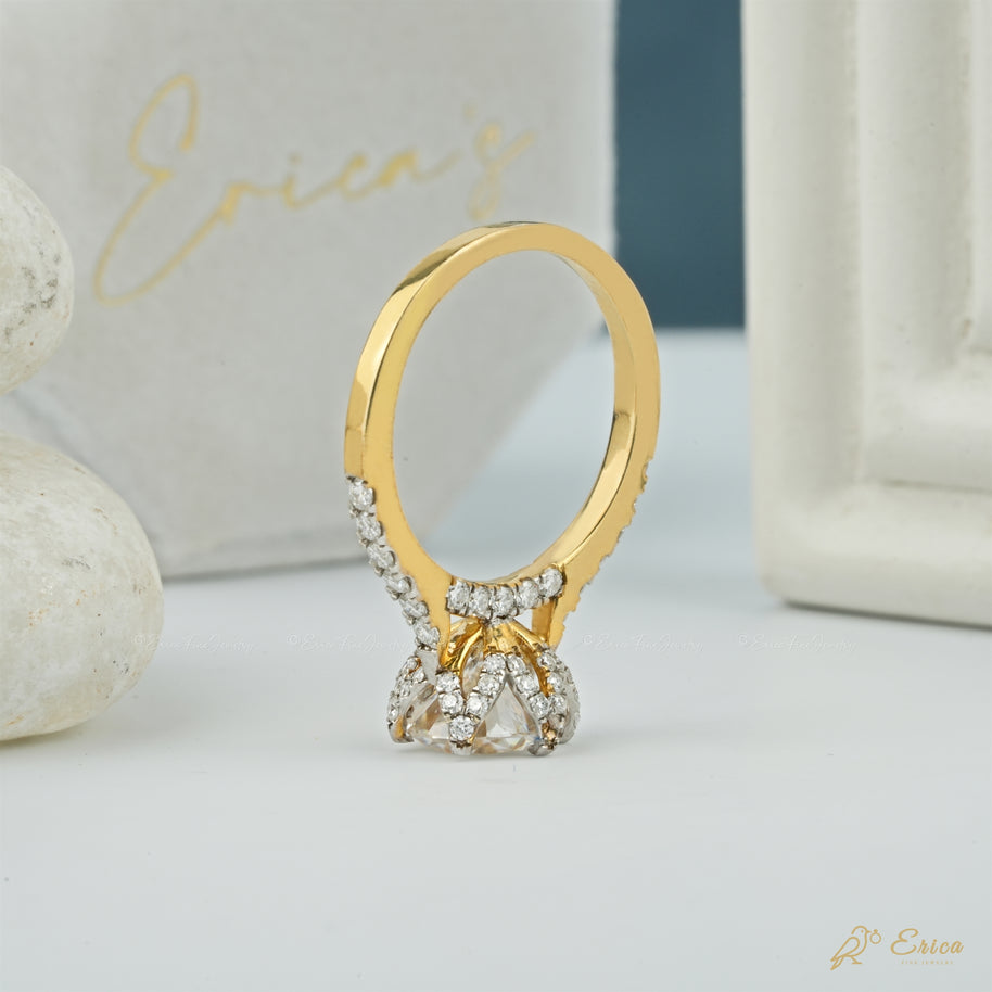 The Moonlight - Round Hidden Halo Pavé