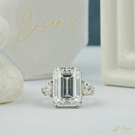 The Opulence - Emerald Halo Split Shank