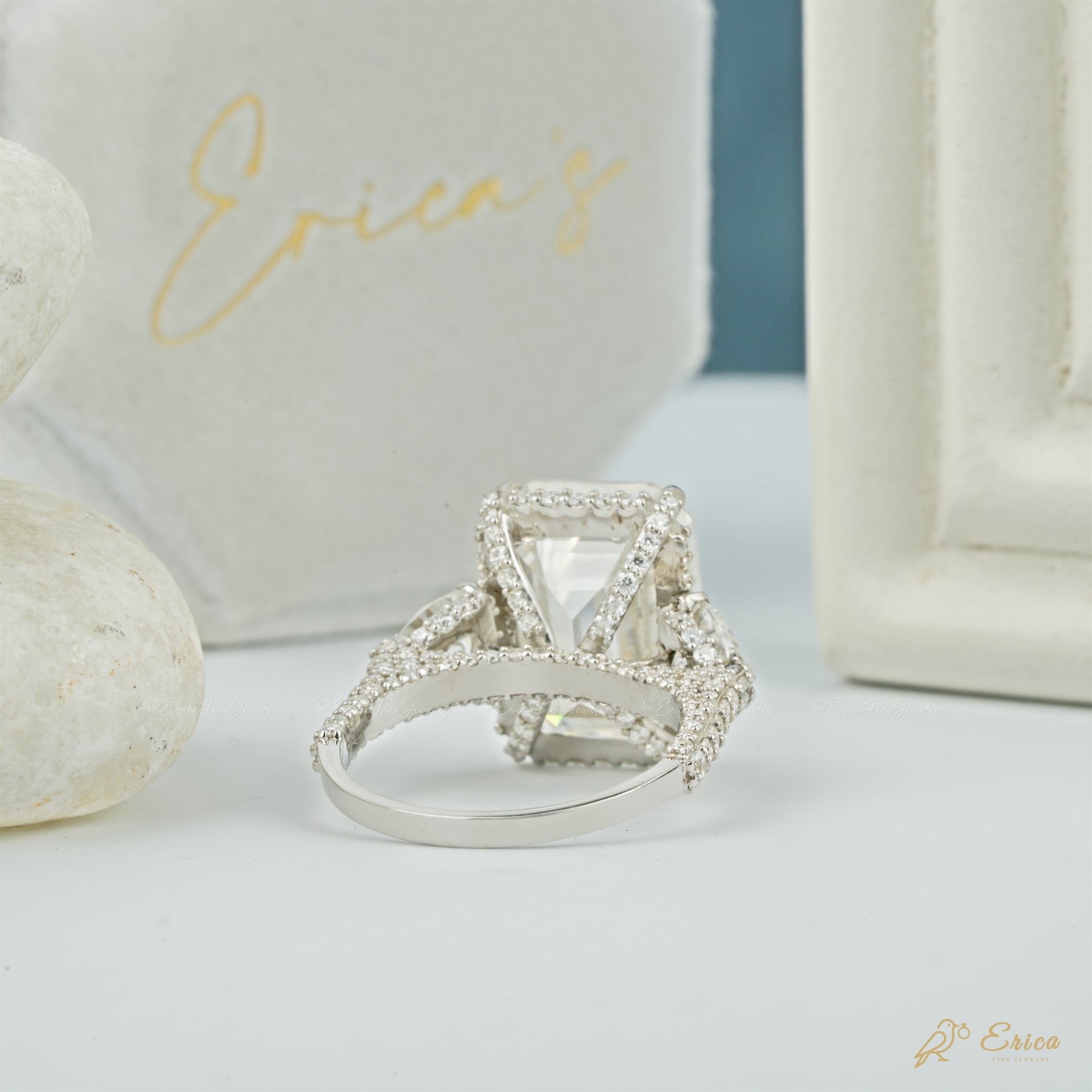 The Opulence - Emerald Halo Split Shank