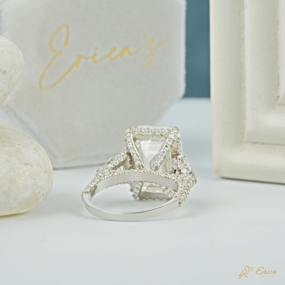 The Opulence - Emerald Halo Split Shank