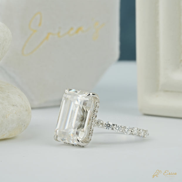 The Clarity - Emerald Lab Grown Diamond Hidden Halo Station Ring