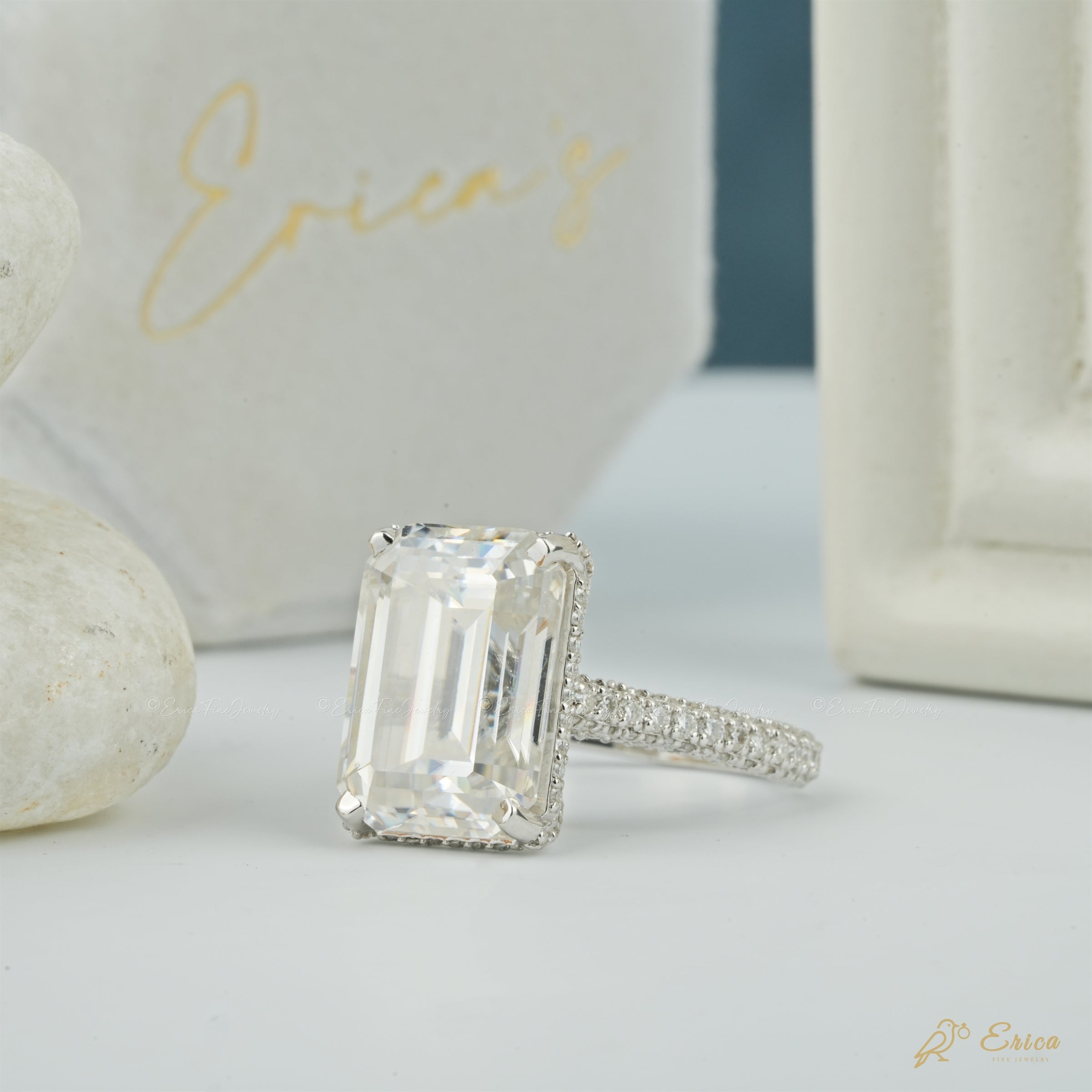 The Grandeur - Emerald Double Halo Split Shank