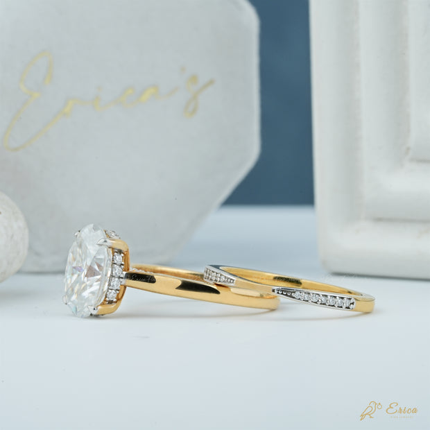 The Timeless - Oval Lab Grown Diamond Hidden Halo Bridal Set