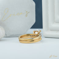 The Timeless - Oval Hidden Halo Bridal Set